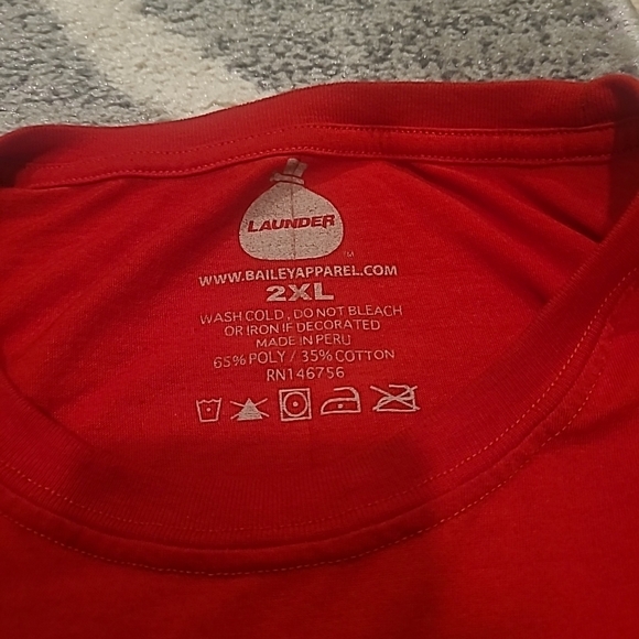 Launder Mens T-Shirt Size 2XL Red Long Sleeve 23 Greatest Hoops - Picture 8 of 8